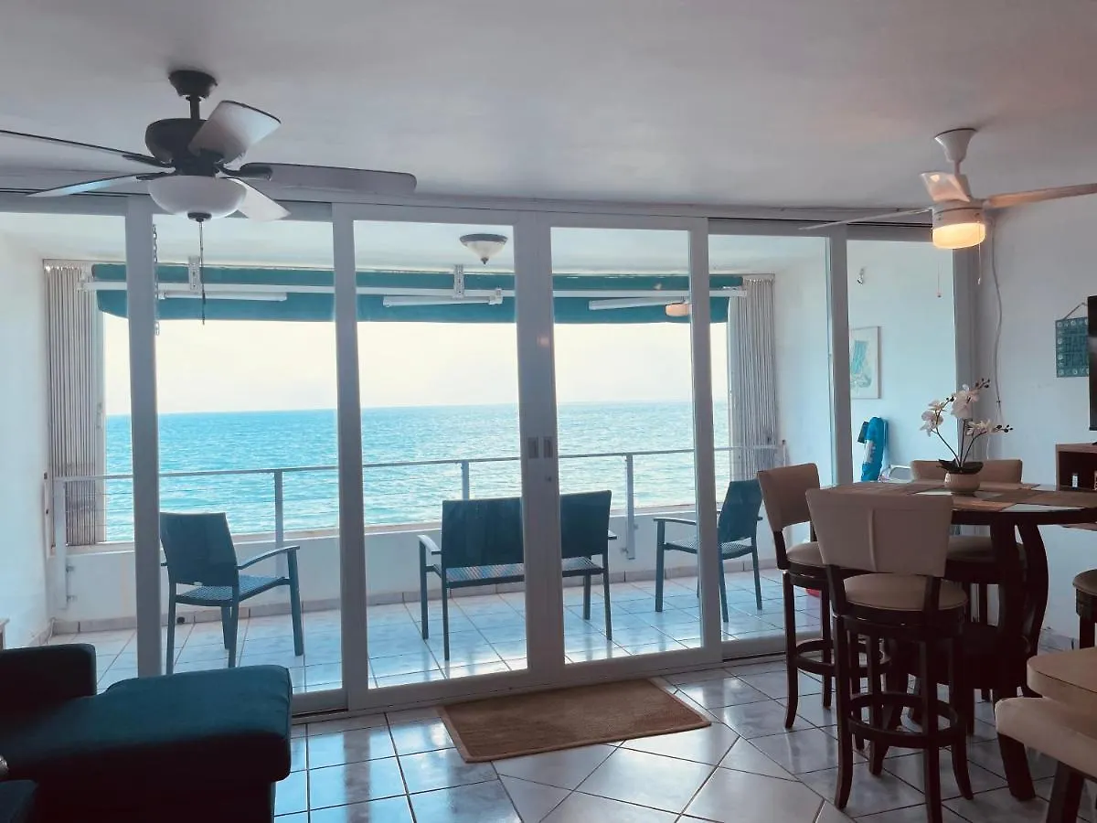 Oceanfront Condo In لوكويللو